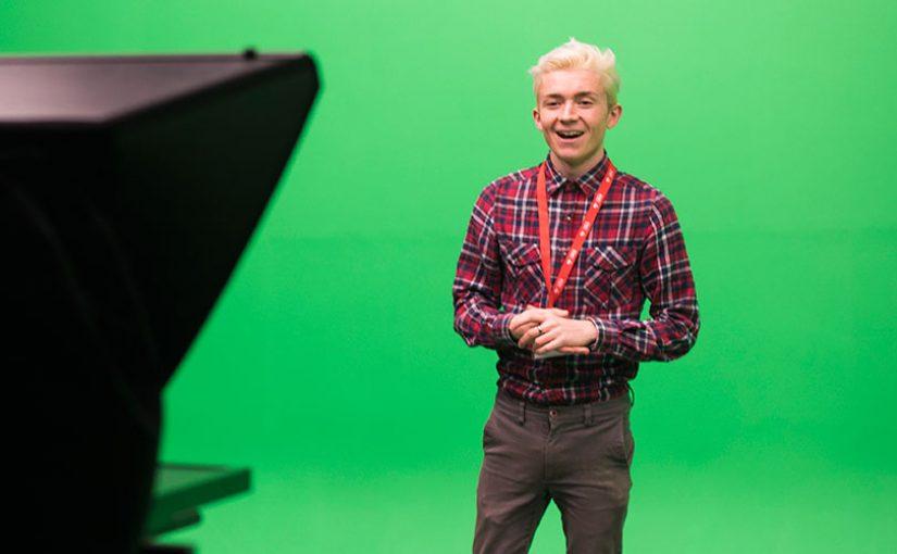 Image: Oliver in front of a green screen