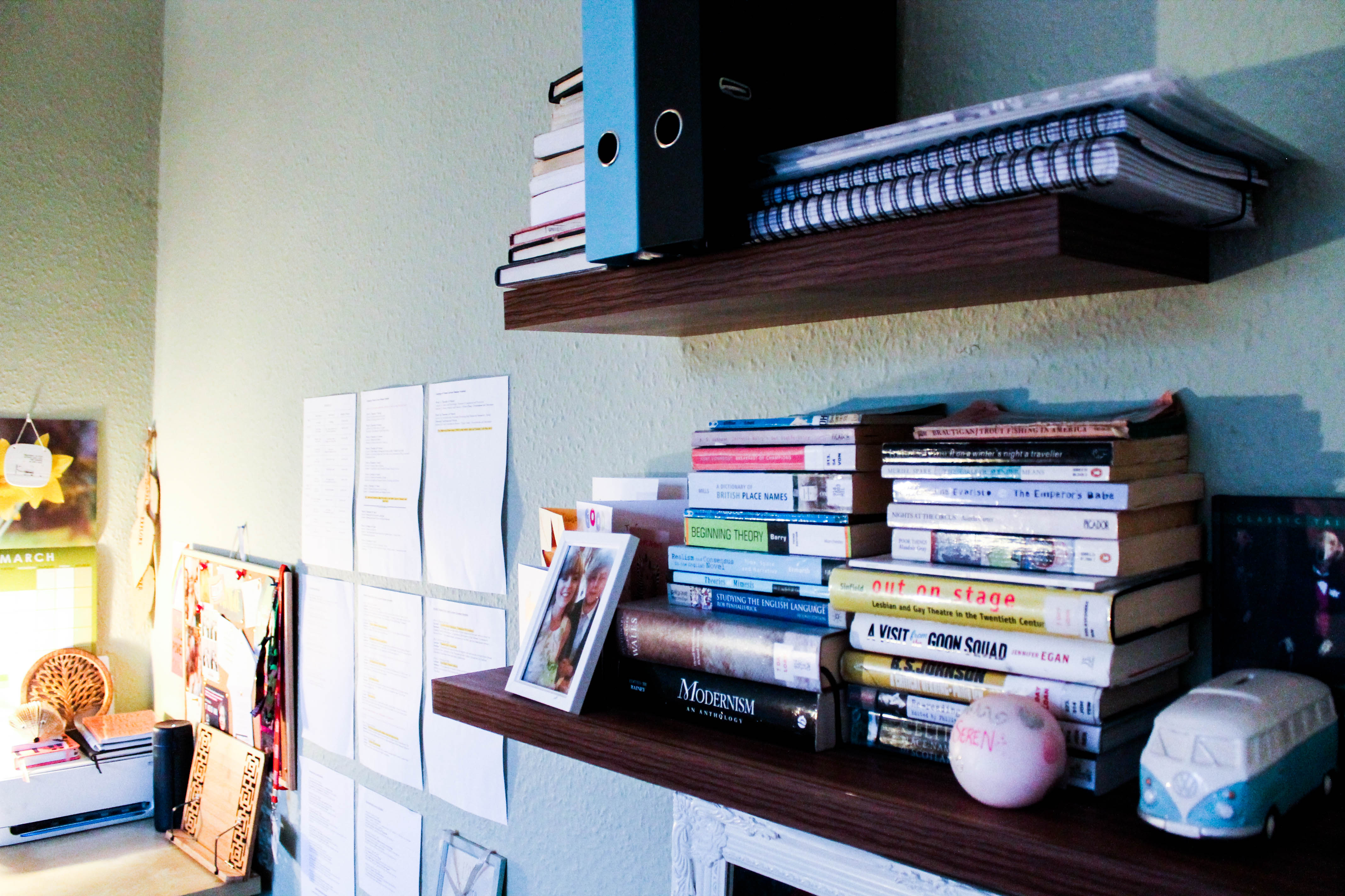 Seren, Bedroom Shelves